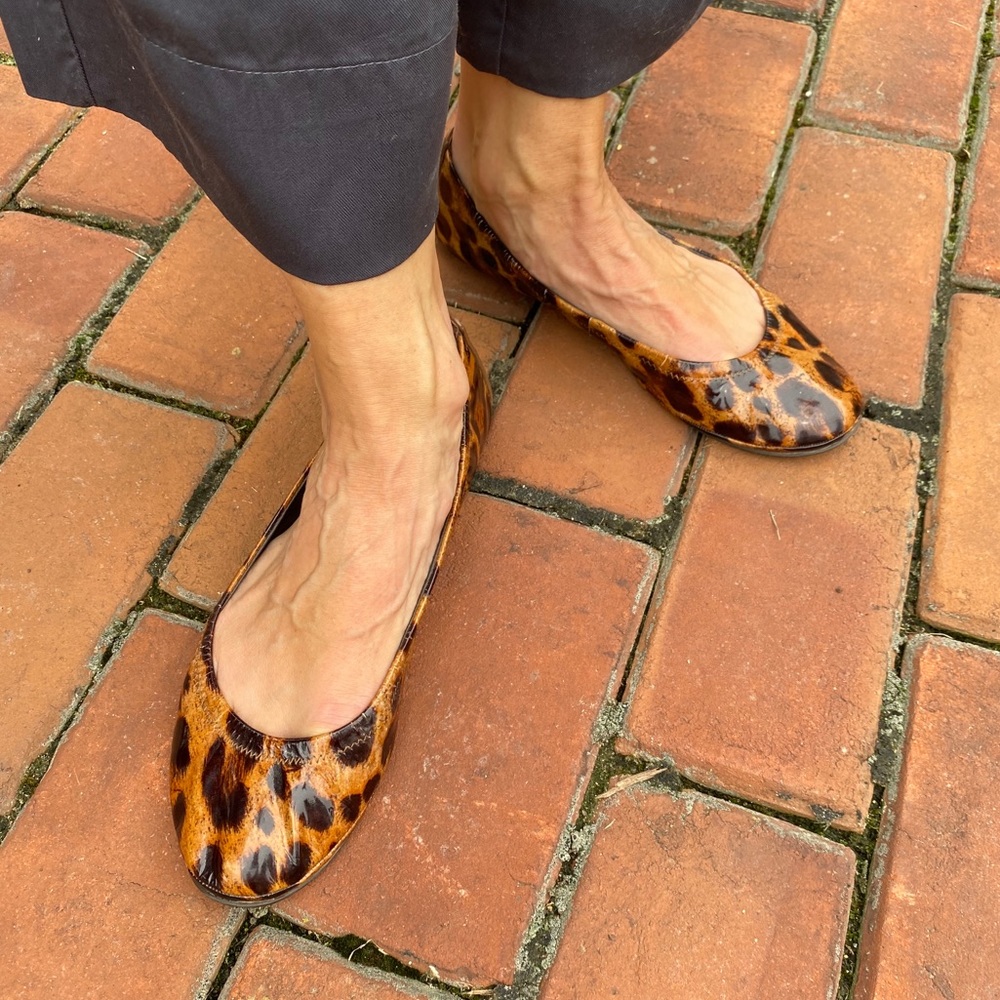 TORY BURCH Size 7.5 EDDIE Travel Ballet Flats, glossy, leopard/cheetah print